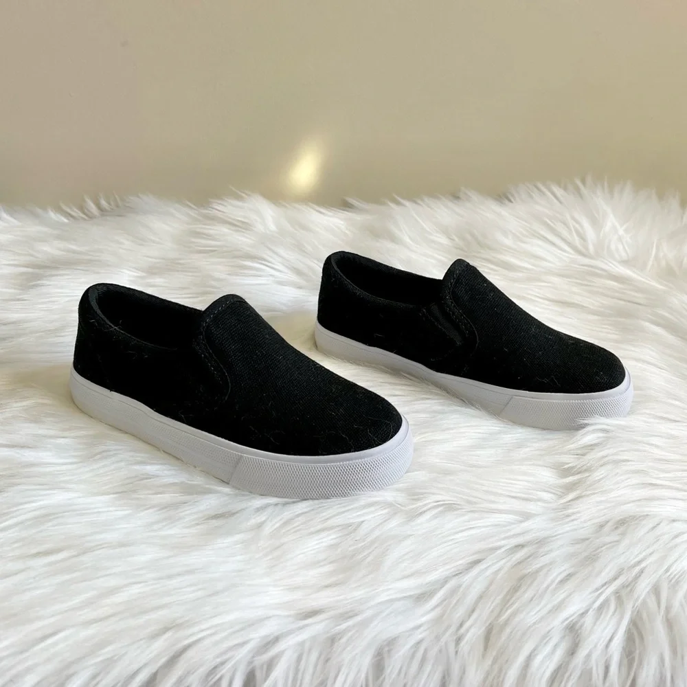 NWOT Children’s Place Black Slip On shoes - Picture 3 of 7